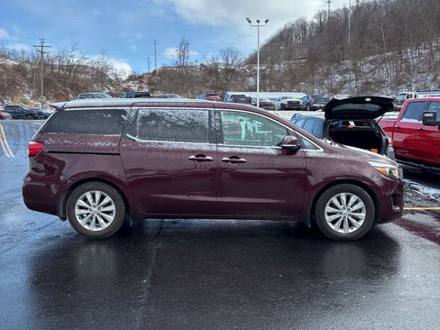 Used 2016 Kia Sedona EX image 10