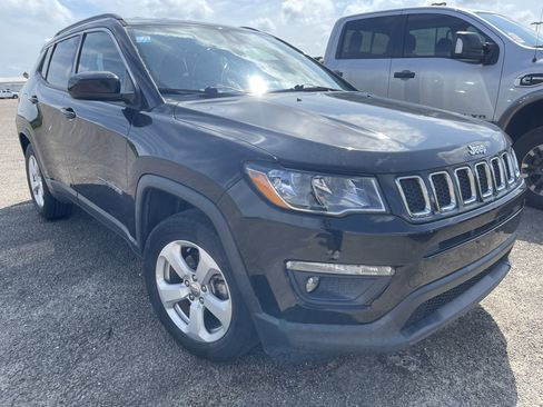 Used 2017 Jeep Compass Latitude w/ Popular Equipment Group image 2