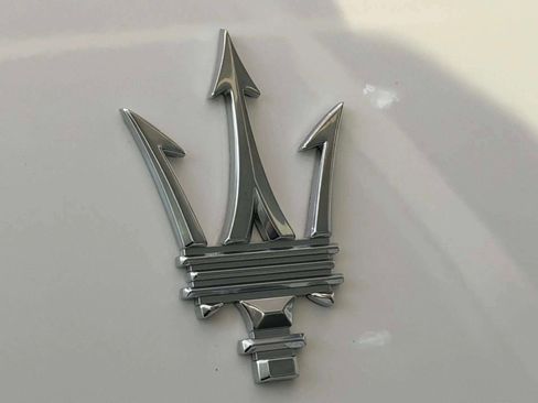 New 2025 Maserati Grecale GT image 24