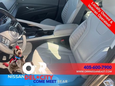Used 2025 Hyundai Elantra Limited FWD image 14