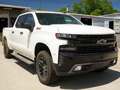 Used 2019 Chevrolet Silverado 1500 LT Trail Boss w/ Convenience Package AWD/4WD image 38