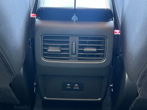 Used 2023 Nissan Rogue SV image 18