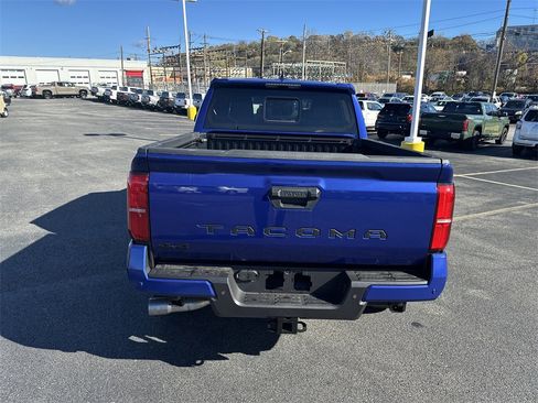 New 2025 Toyota Tacoma TRD Off-Road image 4