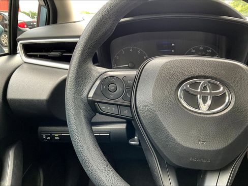 Used 2024 Toyota Corolla LE FWD image 11