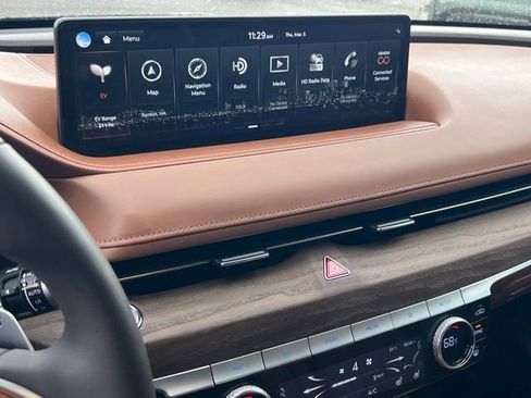 Used 2024 Genesis G80 image 16