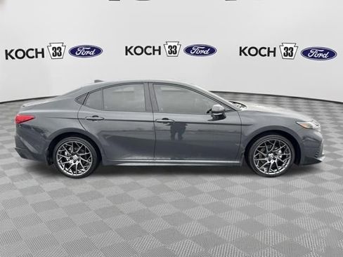 Used 2025 Toyota Camry SE image 9