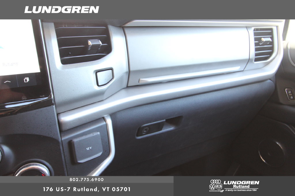 Used 2023 Ford Expedition XLT AWD/4WD image 4