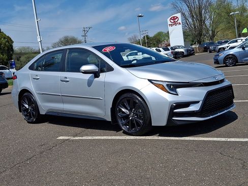 Certified 2023 Toyota Corolla SE image 1