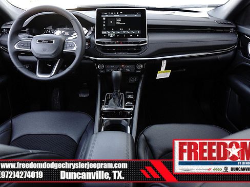 New 2026 Jeep Compass Latitude image 11