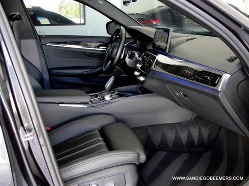 Used 2023 BMW 540i w/ M Sport Package RWD image 38