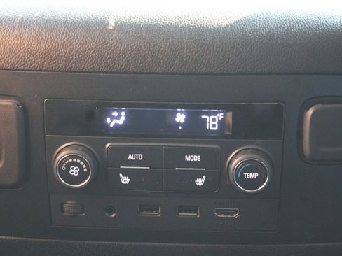 Used 2019 Chevrolet Suburban Premier w/ Premier Plus Edition image 7