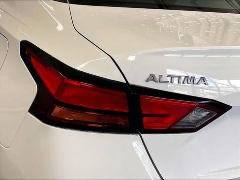 Certified 2025 Nissan Altima 2.5 SV FWD image 33