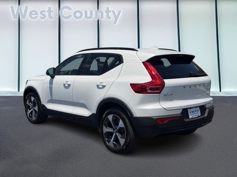 Certified 2026 Volvo XC40 B5 Plus AWD/4WD image 7