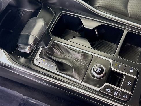 Used 2025 Kia Sorento S FWD image 20