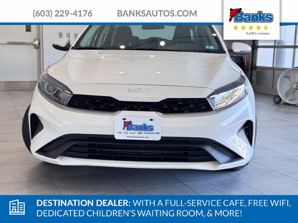Used 2024 Kia Forte LXS w/ LXS Technology Package FWD image 3