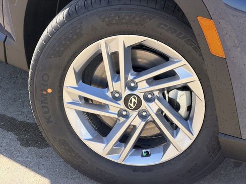 New 2026 Hyundai Tucson SE image 9