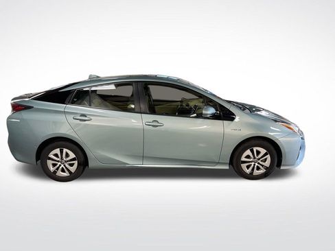 Certified 2017 Toyota Prius Three FWD image 6