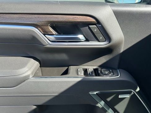 New 2026 Chevrolet Silverado 1500 RST w/ RST All Star Premium Package AWD/4WD image 3