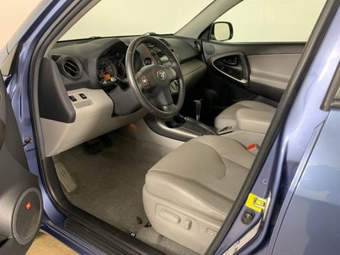 Used 2011 Toyota RAV4 Limited image 32