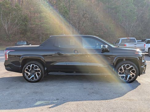 Used 2024 Chevrolet Silverado EV RST image 10