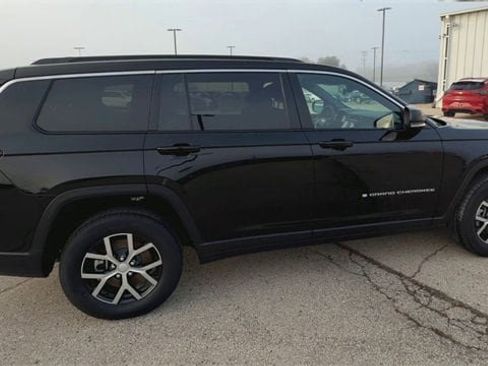 Used 2025 Jeep Grand Cherokee L Limited image 41