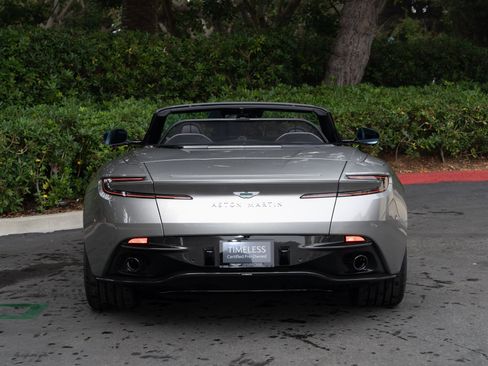 Used 2025 Aston Martin DB12 Convertible image 7