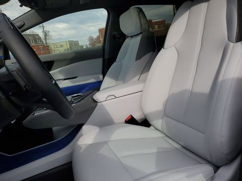 New 2025 Cadillac Optiq Luxury 1 w/ LPO, ONYX Package image 24