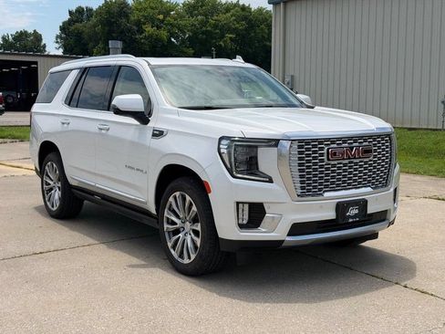 Used 2022 GMC Yukon Denali AWD/4WD image 1