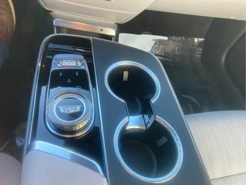 Certified 2024 Cadillac Lyriq Luxury image 28