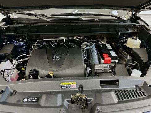 Used 2022 Toyota Highlander XLE image 37