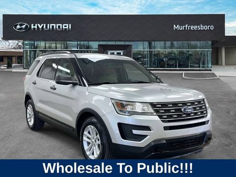 Used 2016 Ford Explorer FWD image 3