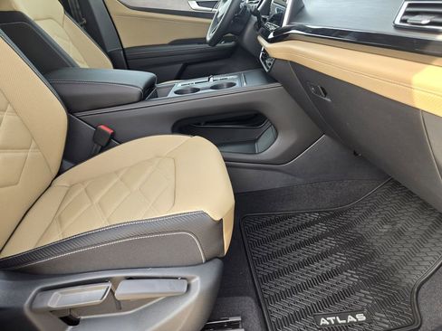 New 2026 Volkswagen Atlas Cross Sport SE image 12