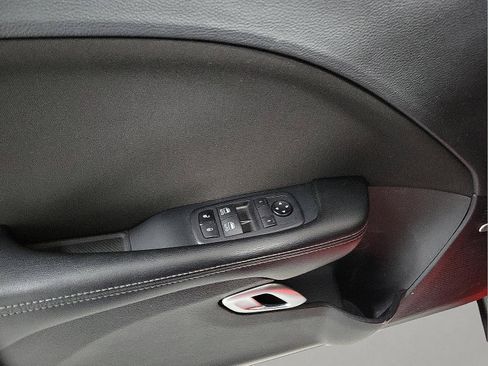 Used 2020 Dodge Challenger SXT image 9