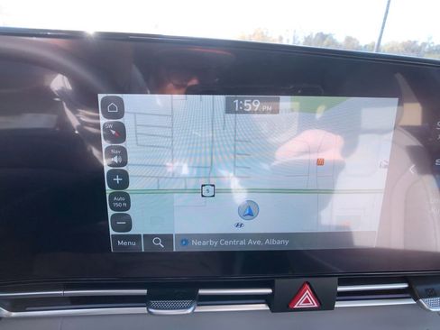 New 2025 Hyundai Elantra Limited image 19