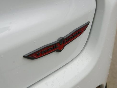 Used 2025 Jeep Compass Trailhawk image 11