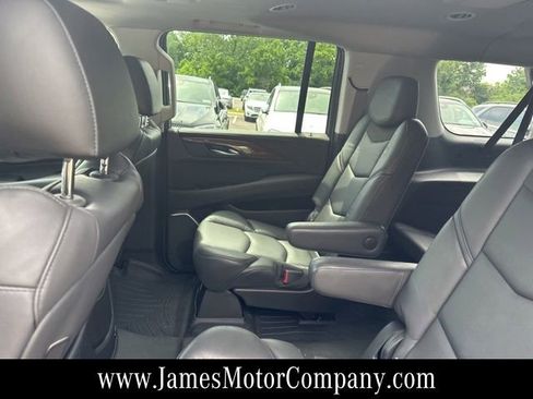 Used 2020 Cadillac Escalade ESV Premium Luxury AWD/4WD image 9
