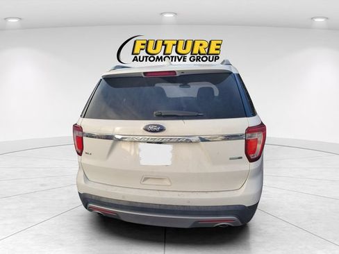 Used 2016 Ford Explorer XLT AWD/4WD image 4