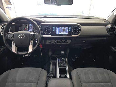 Used 2019 Toyota Tacoma SR5 AWD/4WD image 10