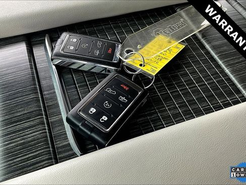 Used 2023 Jeep Wagoneer Series III w/ Preferred Equipment Group image 34