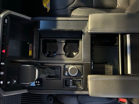 Used 2025 Toyota Tundra Platinum image 25