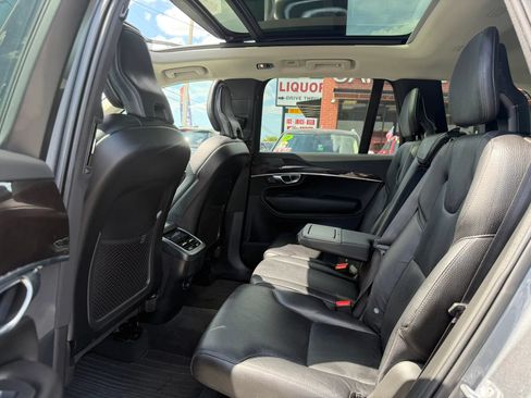 Used 2019 Volvo XC90 T5 Momentum AWD/4WD image 14