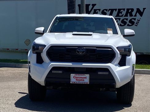 Certified 2026 Toyota Tacoma TRD Sport RWD image 38