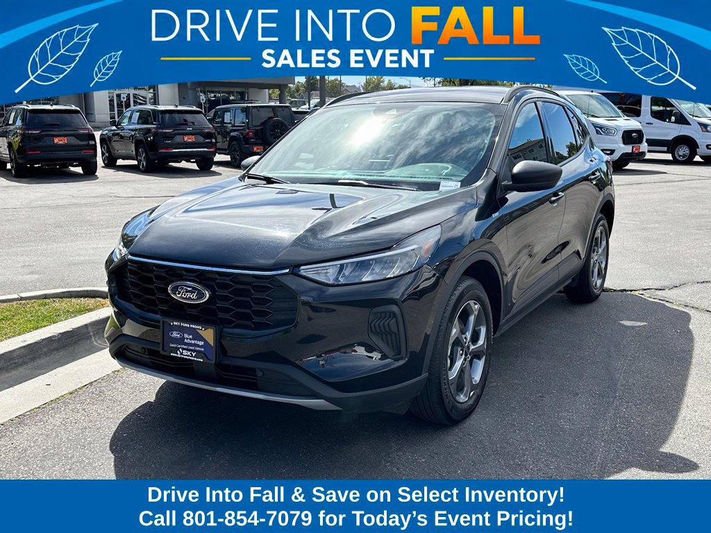 Used 2025 Ford Escape ST-Line AWD/4WD image 2