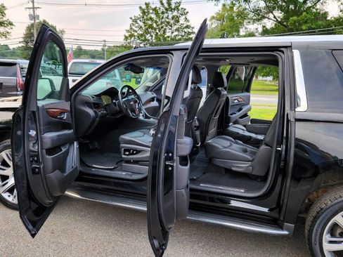 Used 2015 Cadillac Escalade ESV Luxury image 24