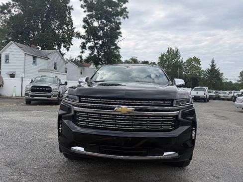Used 2022 Chevrolet Suburban Premier RWD image 3