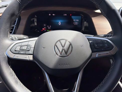 Used 2024 Volkswagen Atlas SE FWD image 19