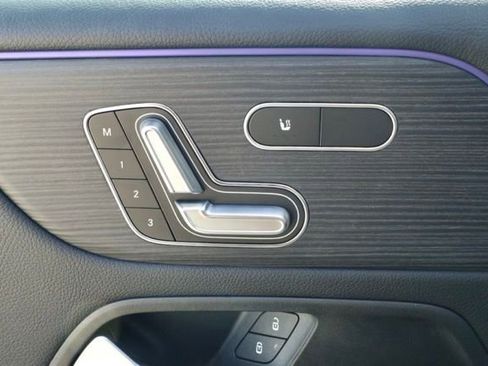 New 2026 Mercedes-Benz GLB 250 4MATIC image 32