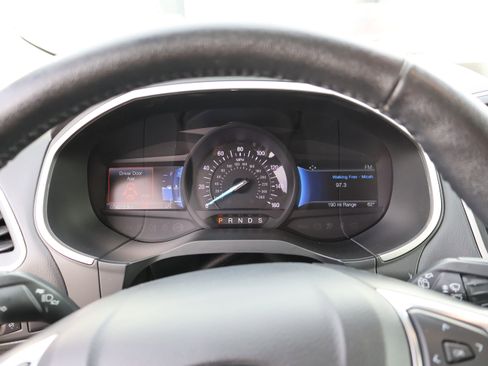 Used 2021 Ford Edge SEL image 30