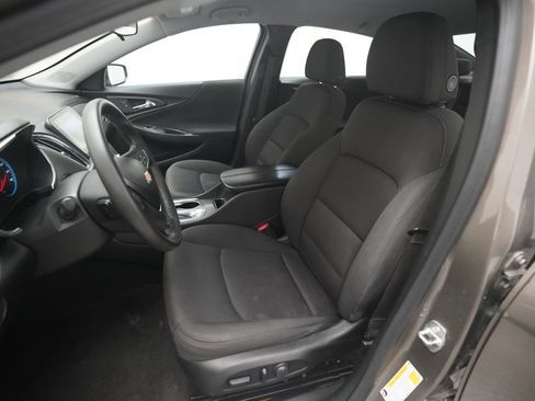 Used 2020 Chevrolet Malibu LT FWD image 7