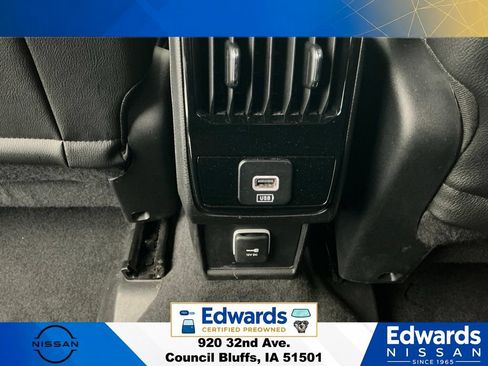 Used 2025 Jeep Compass Trailhawk AWD/4WD image 14